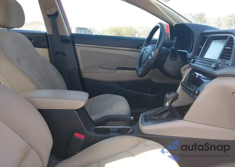 2017 Hyundai Elantra Se z USA, uszkodzony, nr VIN 5NPD84LFXHH116791